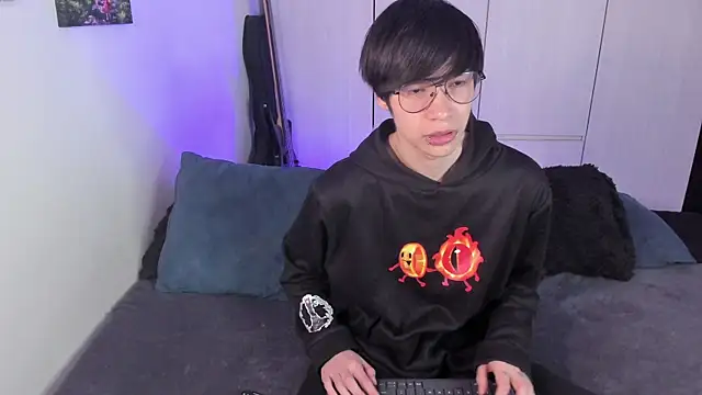 Snapshot of Aventure_Twinks chatting on January 2025 03:18:01 PM Aventure Twinks online show from January 2025 03:18:01 PM