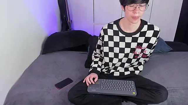 Snapshot of Aventure_Twinks chatting on January 2025 01:38:01 PM Aventure Twinks online show from January 2025 01:38:01 PM