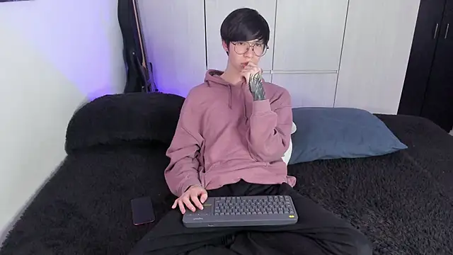 Snapshot of Aventure_Twinks chatting on January 2025 05:24:02 PM Aventure Twinks online show from January 2025 05:24:02 PM