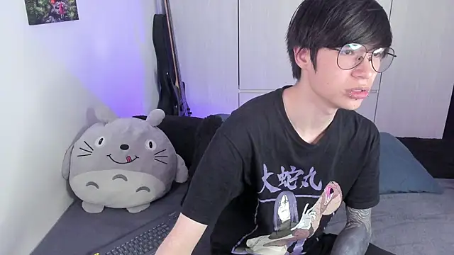 Snapshot of Aventure_Twinks chatting on February 2025 02:56:02 PM Aventure Twinks online show from February 2025 02:56:02 PM