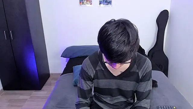 Snapshot of Aventure_Twinks chatting on March 2025 07:54:02 PM Aventure Twinks online show from March 2025 07:54:02 PM