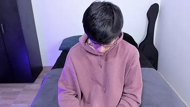 Snapshot of Aventure_Twinks chatting on March 2025 08:11:01 PM Aventure Twinks online show from March 2025 08:11:01 PM