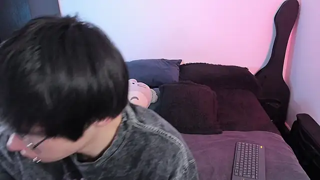 Snapshot of Aventure_Twinks chatting on December 2025 05:11:02 PM Aventure Twinks online show from December 2025 05:11:02 PM