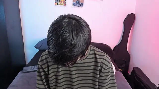 Snapshot of Aventure_Twinks chatting on December 2025 05:09:01 PM Aventure Twinks online show from December 2025 05:09:01 PM