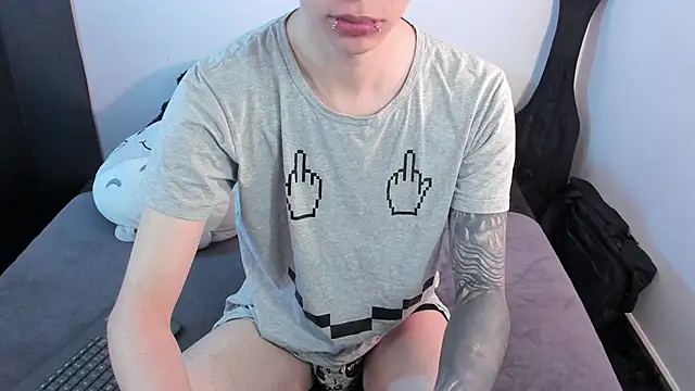 Snapshot of Aventure_Twinks chatting on February 2026 09:46:02 PM Aventure Twinks online show from February 2026 09:46:02 PM