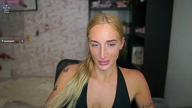 Snapshot of Nicolette__Shea_ chatting on February 2026 08:03:02 PM Nicolette Shea online show from February 2026 08:03:02 PM