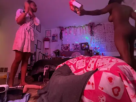 VixenCapri online show from February 2026 04:47:02 PM