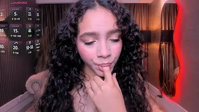 Snapshot of anahi_curlie1 chatting on June 2026 11:19:05 AM anahi curlie1 online show from June 2026 11:19:05 AM