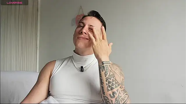 Snapshot of Muscle_King_Cum chatting on June 2026 01:15:01 PM Muscle King Cum online show from June 2026 01:15:01 PM