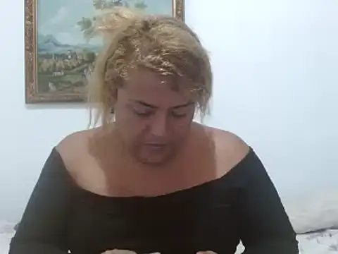 KIARAMARSHALLWELLZ online show from January 2025 04:01:02 PM