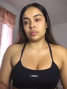 Snapshot of JuanaSimons chatting on May 2026 10:04:02 PM JuanaSimons online show from May 2026 10:04:02 PM