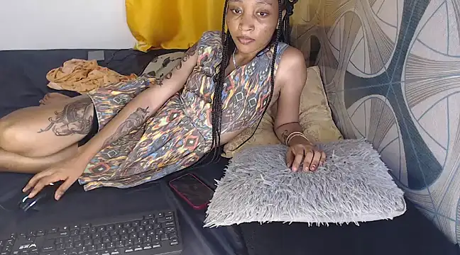 Candiey001 online show from December 2024 06:28:01 PM