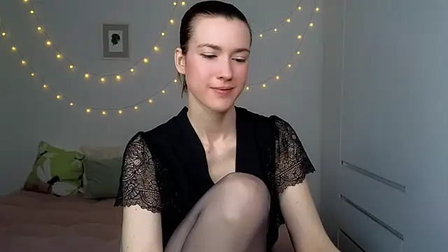 Snapshot of AliciaNewell chatting on July 2026 04:19:01 AM AliciaNewell online show from July 2026 04:19:01 AM