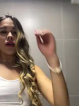 Snapshot of Emilia_Bakerr chatting on January 2025 09:34:01 PM Emilia Bakerr online show from January 2025 09:34:01 PM