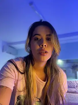 Snapshot of Emilia_Bakerr chatting on February 2025 06:48:02 PM Emilia Bakerr online show from February 2025 06:48:02 PM