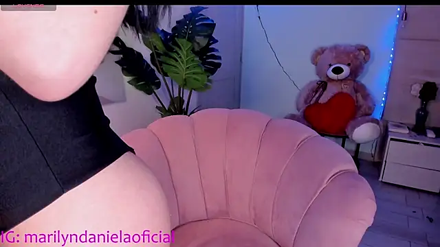 Snapshot of Marily_Daniela_ chatting on March 2025 03:32:02 AM Marily Daniela online show from March 2025 03:32:02 AM