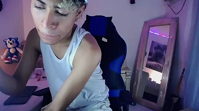 huge armound online show from February 2025 02:26:01 PM