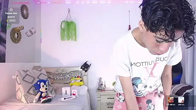 huge armound online show from February 2026 11:21:02 PM