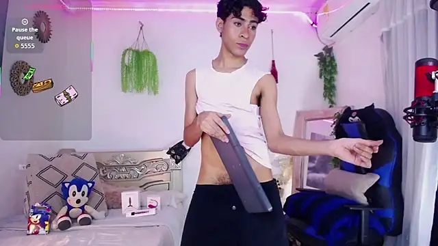 huge armound online show from April 2026 06:40:02 AM