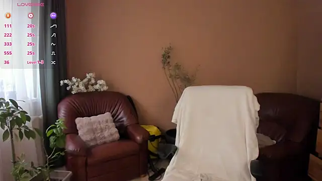 KaylaLaine online show from April 2026 07:17:01 AM