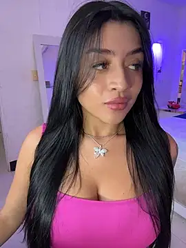 lucianaroy online show from November 2025 06:07:01 PM