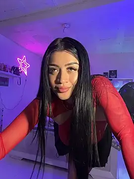 Snapshot of lucianaroy chatting on May 2026 03:37:02 AM lucianaroy online show from May 2026 03:37:02 AM