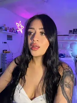 Snapshot of lucianaroy chatting on May 2026 08:06:02 PM lucianaroy online show from May 2026 08:06:02 PM