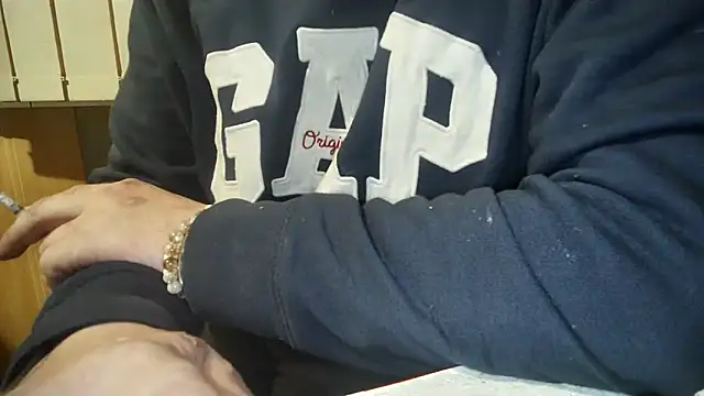 Snapshot of DjiniCD chatting on February 2026 04:54:02 PM DjiniCD online show from February 2026 04:54:02 PM