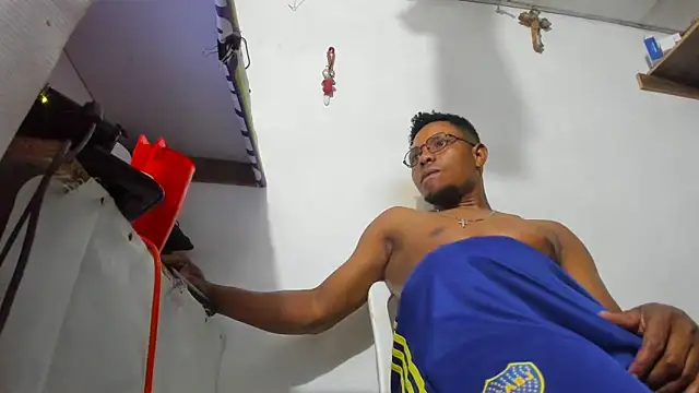 hugo3918  online show from February 2026 03:49:02 PM