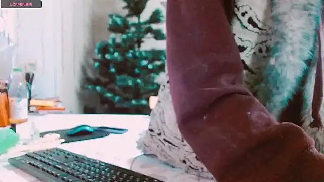 Snapshot of RosaJil chatting on December 2024 02:52:02 PM RosaJil online show from December 2024 02:52:02 PM