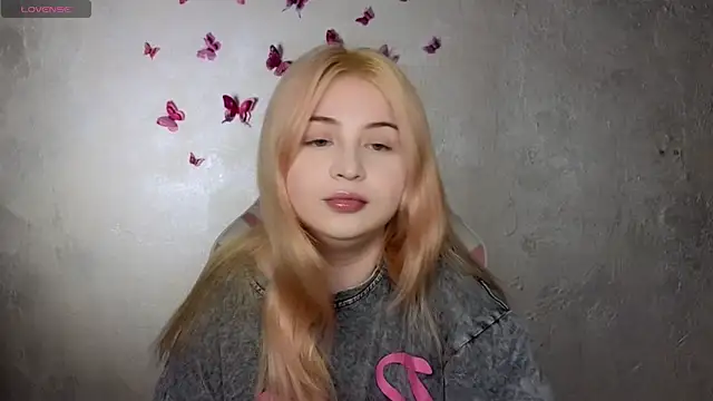 shy blondiee online show from September 2025 07:47:02 PM