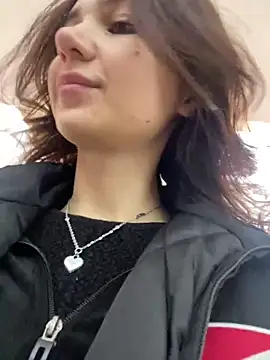 QuitieLia online show from December 2024 08:19:02 AM