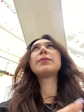 QuitieLia online show from December 2024 08:14:02 AM