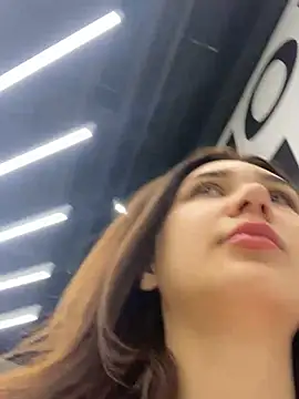 QuitieLia online show from December 2024 08:30:02 AM