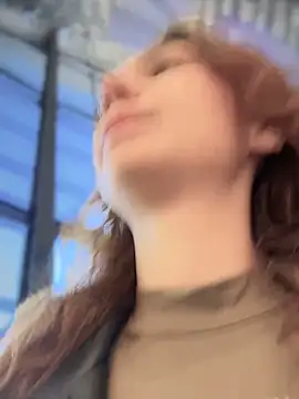 QuitieLia online show from October 2025 08:23:01 AM