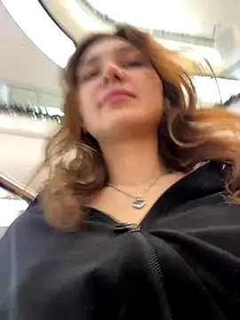 QuitieLia online show from November 2025 08:36:02 AM