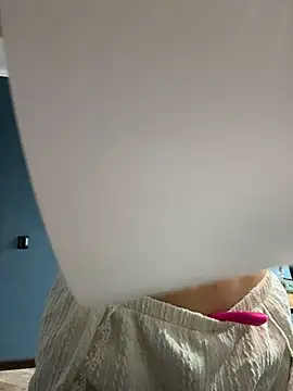 QuitieLia online show from February 2026 07:14:01 AM