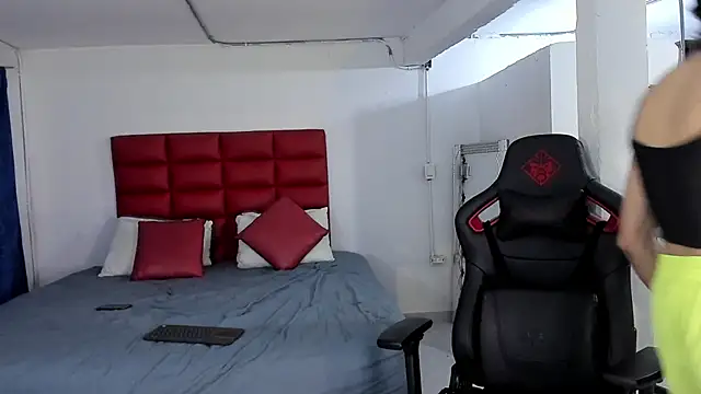 LyonGallego  online show from October 2025 06:13:02 AM