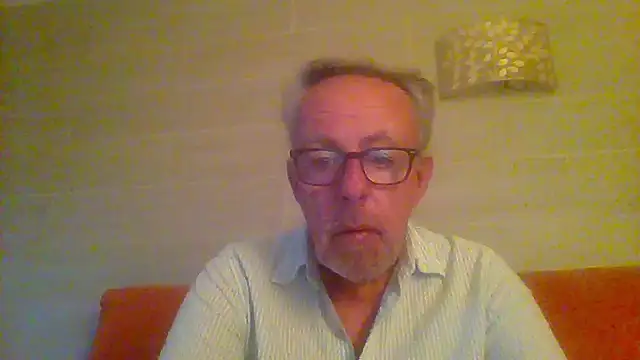 Snapshot of tuggy59 chatting on April 2026 05:33:02 AM tuggy59 online show from April 2026 05:33:02 AM