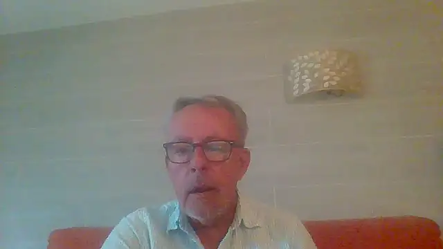 Snapshot of tuggy59 chatting on April 2026 06:44:02 AM tuggy59 online show from April 2026 06:44:02 AM