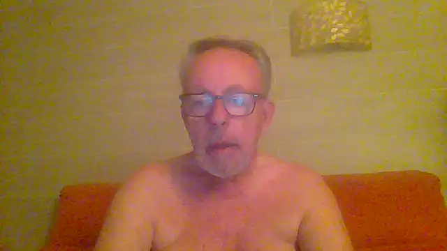 Snapshot of tuggy59 chatting on April 2026 04:17:01 AM tuggy59 online show from April 2026 04:17:01 AM