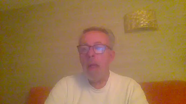 Snapshot of tuggy59 chatting on May 2026 04:07:02 AM tuggy59 online show from May 2026 04:07:02 AM