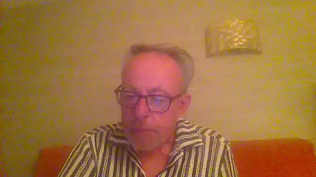 Snapshot of tuggy59 chatting on May 2026 04:41:02 AM tuggy59 online show from May 2026 04:41:02 AM
