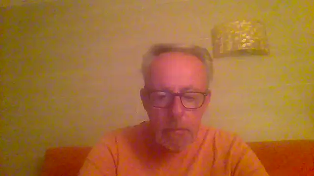 Snapshot of tuggy59 chatting on May 2026 04:40:01 AM tuggy59 online show from May 2026 04:40:01 AM