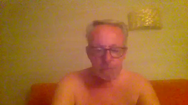 Snapshot of tuggy59 chatting on May 2026 04:50:01 AM tuggy59 online show from May 2026 04:50:01 AM
