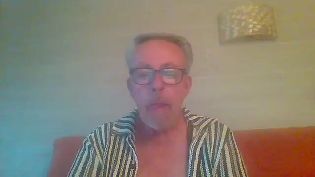 Snapshot of tuggy59 chatting on May 2026 05:15:02 AM tuggy59 online show from May 2026 05:15:02 AM
