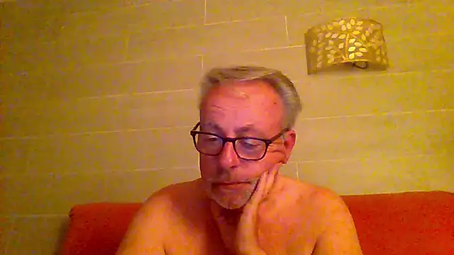 Snapshot of tuggy59 chatting on May 2026 04:08:01 AM tuggy59 online show from May 2026 04:08:01 AM