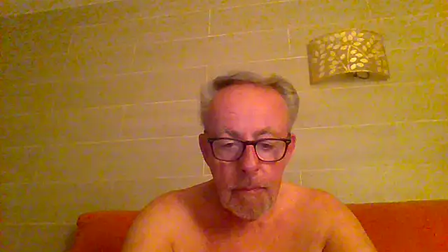 Snapshot of tuggy59 chatting on May 2026 04:39:02 AM tuggy59 online show from May 2026 04:39:02 AM