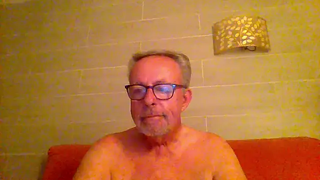 Snapshot of tuggy59 chatting on May 2026 04:09:02 AM tuggy59 online show from May 2026 04:09:02 AM