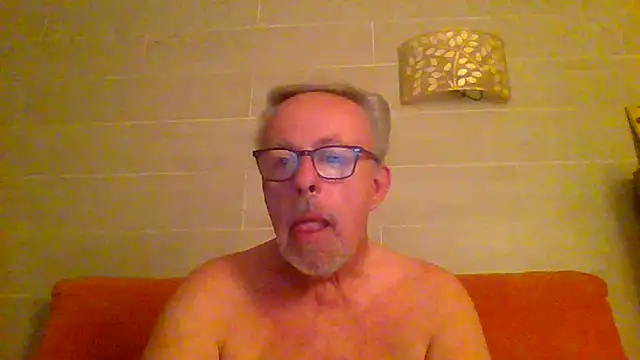 Snapshot of tuggy59 chatting on May 2026 03:47:01 AM tuggy59 online show from May 2026 03:47:01 AM